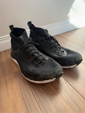 Lululemon - Chargefeel Mid Shoe